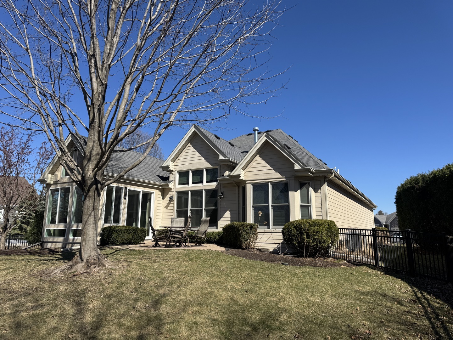 Property Photo: 1N598 Golf View Lane IL 60190