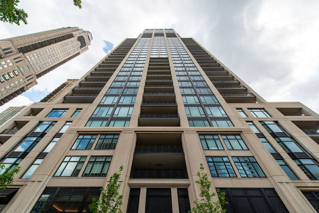 9 W Walton Street 2802  Chicago IL 60610 photo