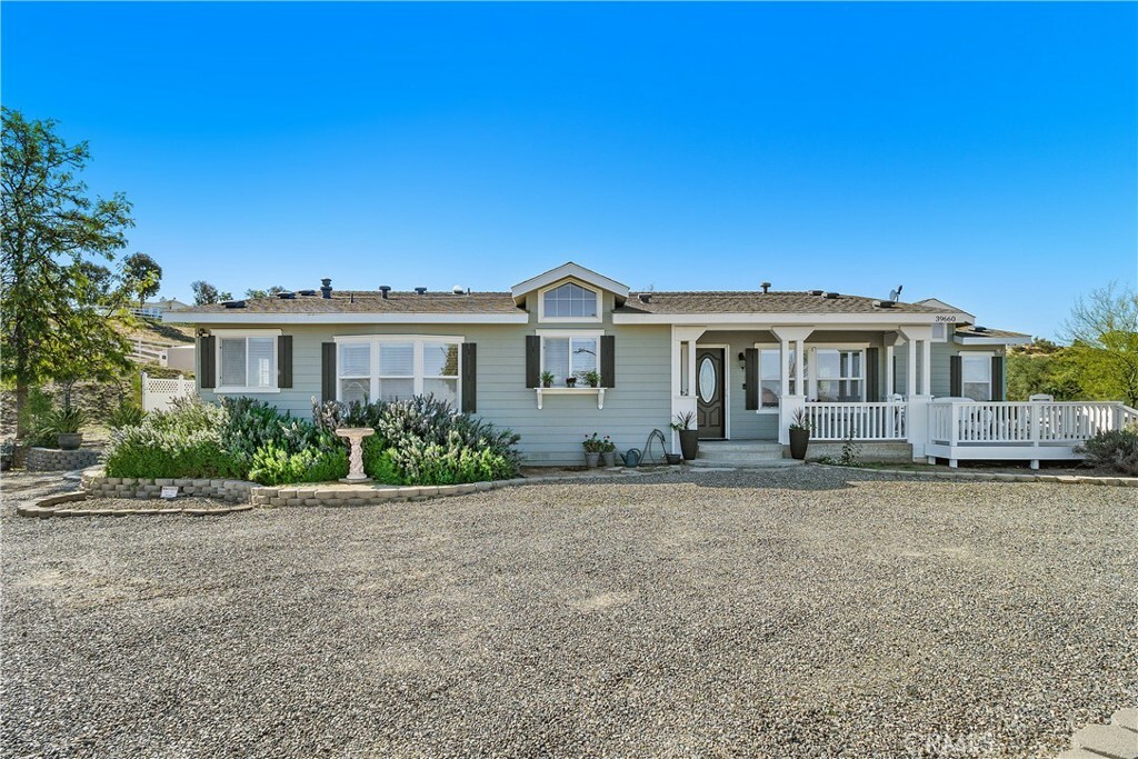 Property Photo: 39660 Spanish Oaks Drive CA 92592