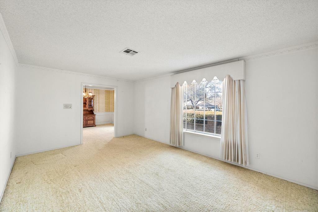 Property Photo: 1611 Royal Mile Court TX 76015