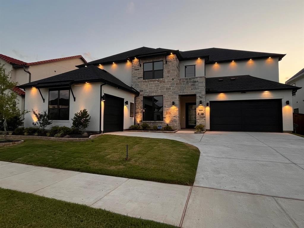 Property Photo: 10437 Milkweed Court TX 75035