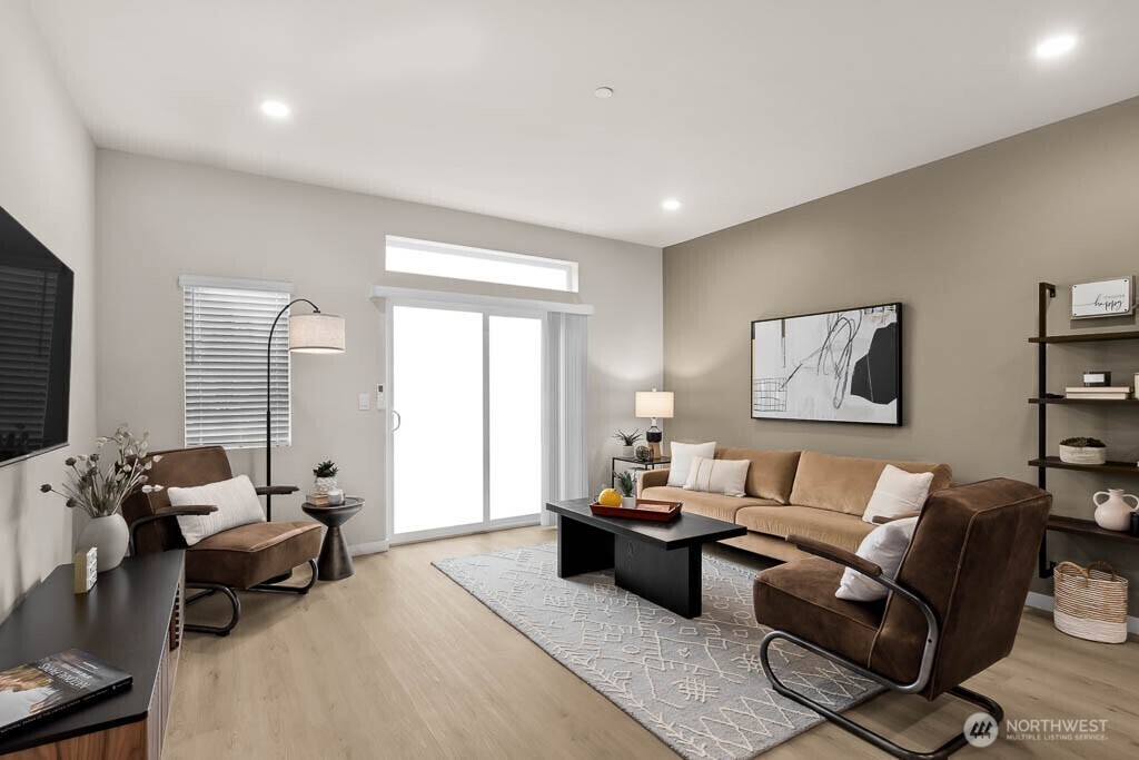 Property Photo: 16124 Cascadian Way A2 WA 98012