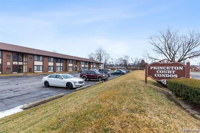 4973 E 10 Mile Road 15  Warren MI 48091 photo