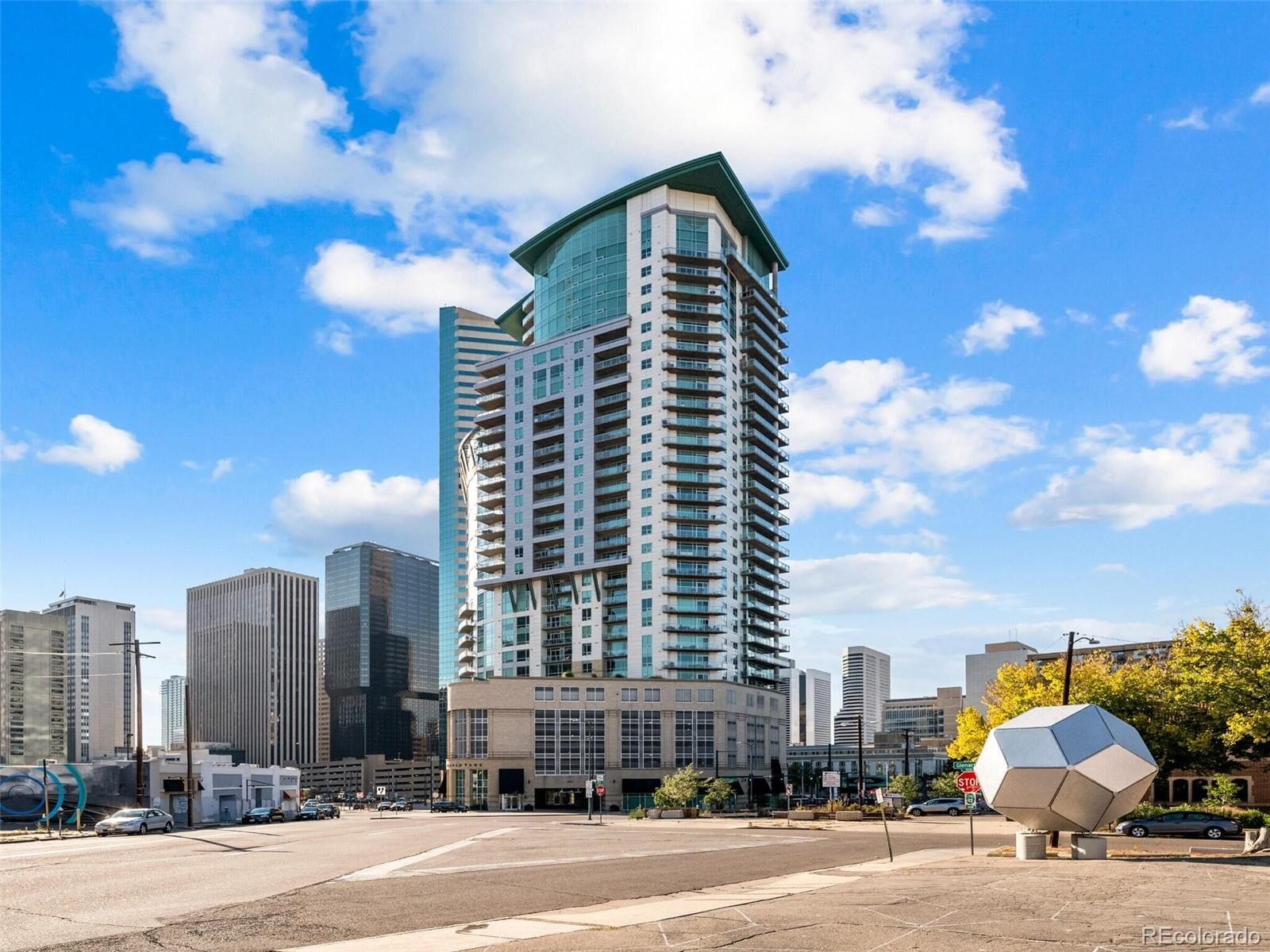 Property Photo:  2001 Lincoln Street 2724  CO 80202 