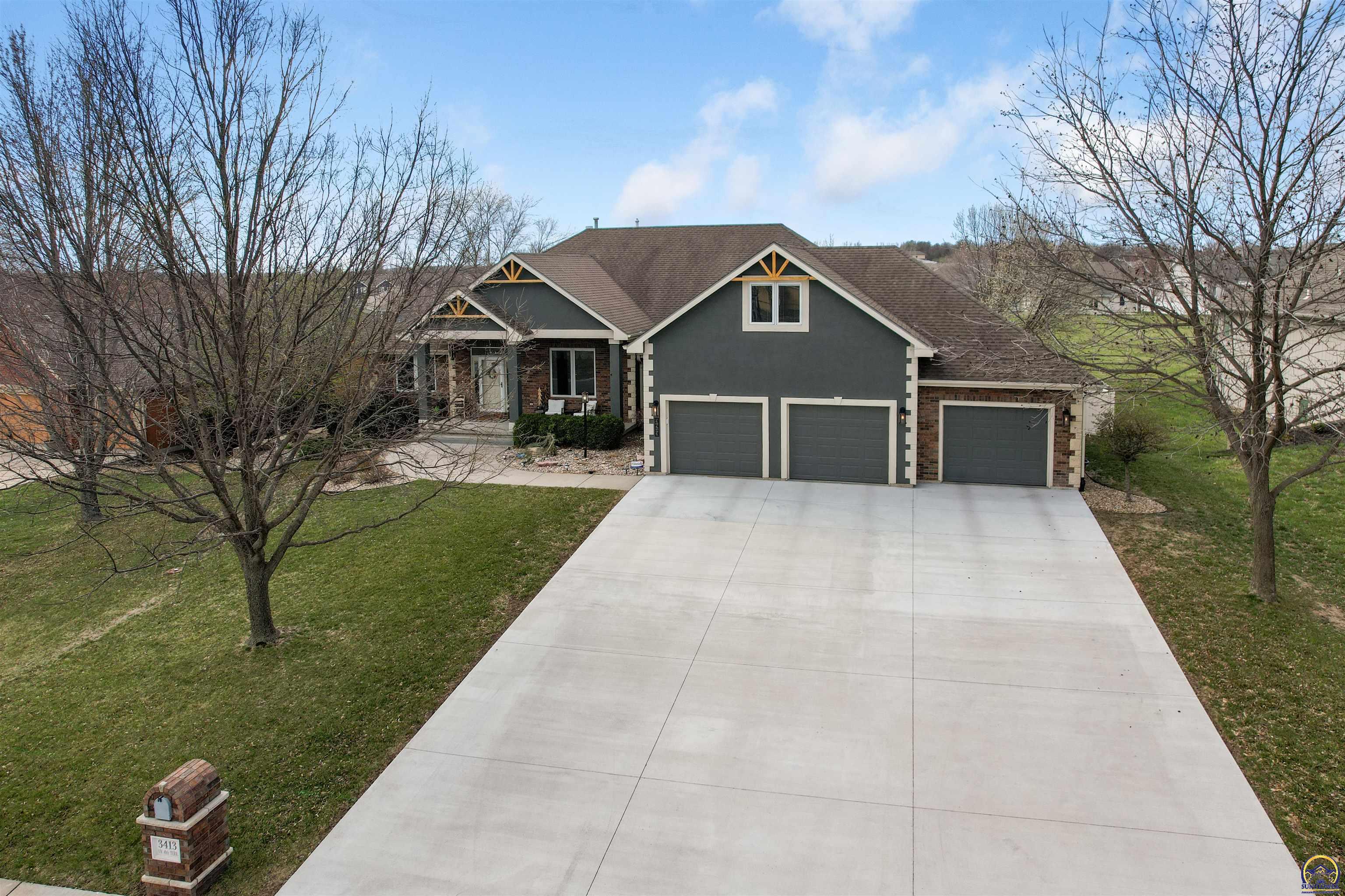 Property Photo: 3413 NW 49th Ter KS 66618