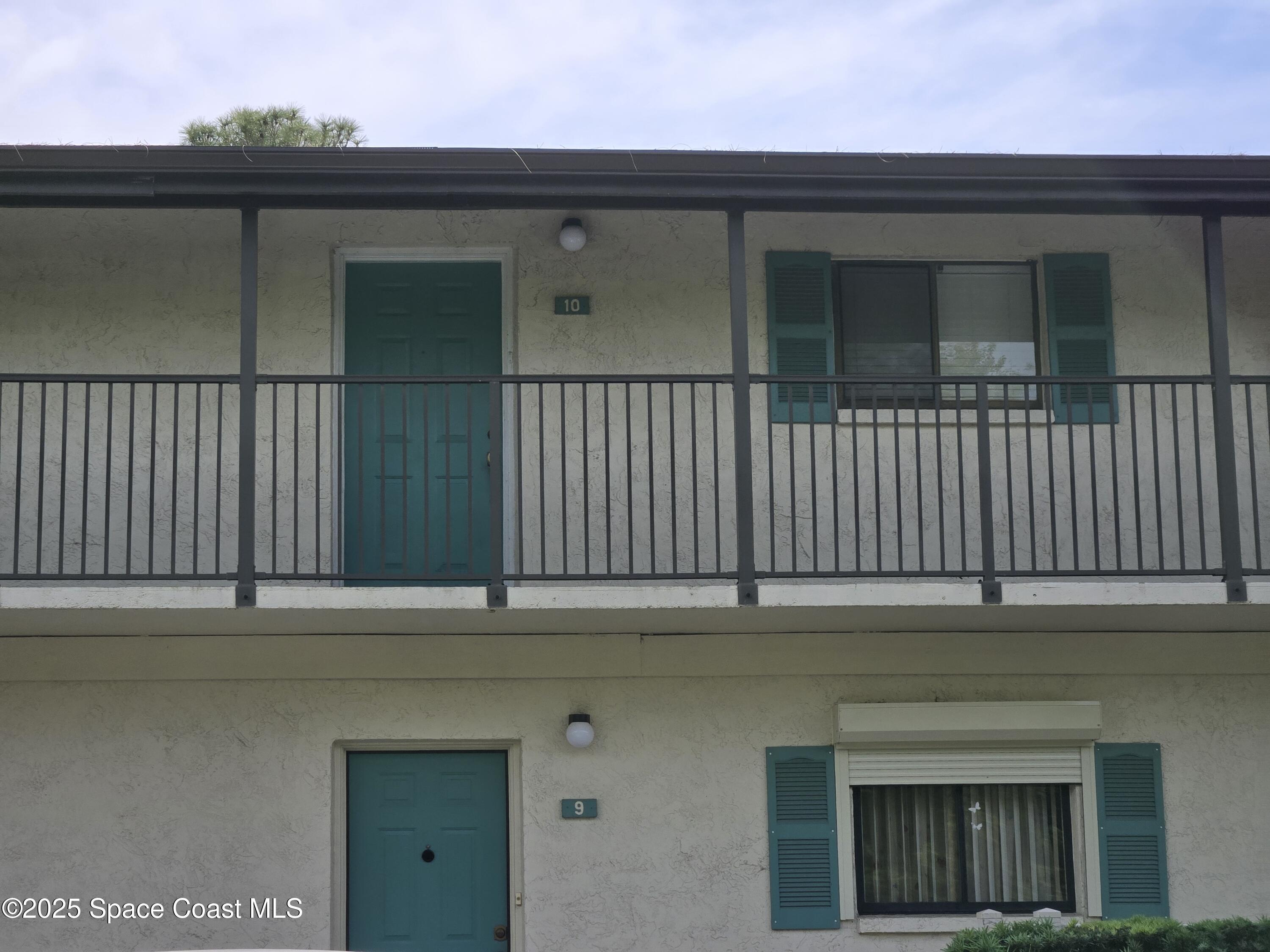 Property Photo: 505 Landings Way FL 32952