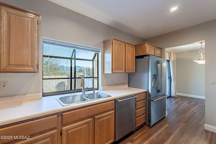 Property Photo: 38324 S Silverwood Drive AZ 85739