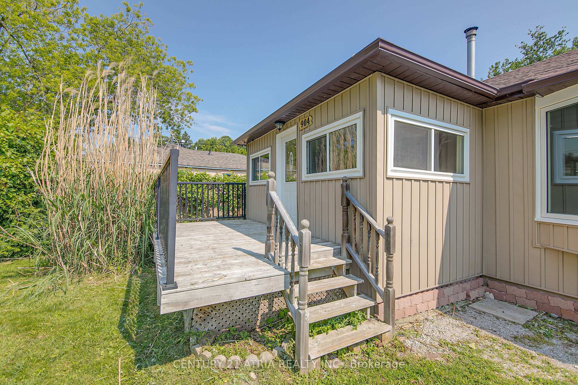 Property Photo: 904 Maplewood Drive ON L9S 1Y7