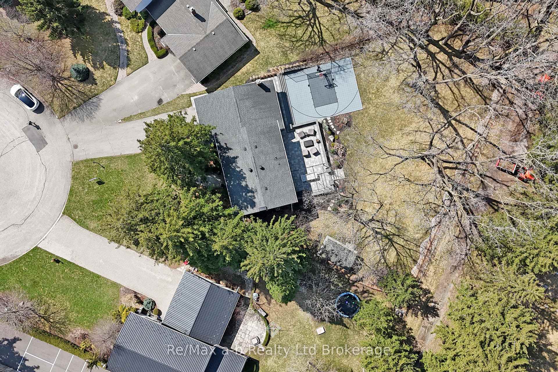 Property Photo: 439 Andrea Drive ON N4S 5T5