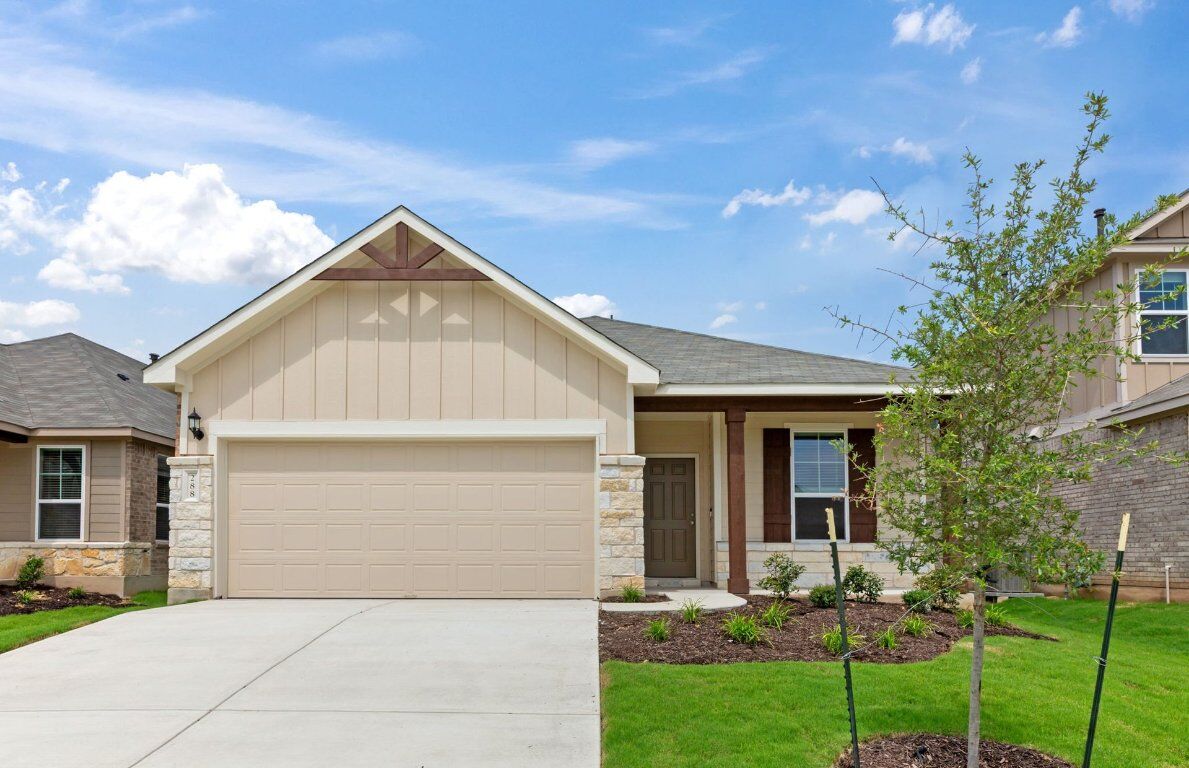 Property Photo: 288 Kapok Street TX 78610