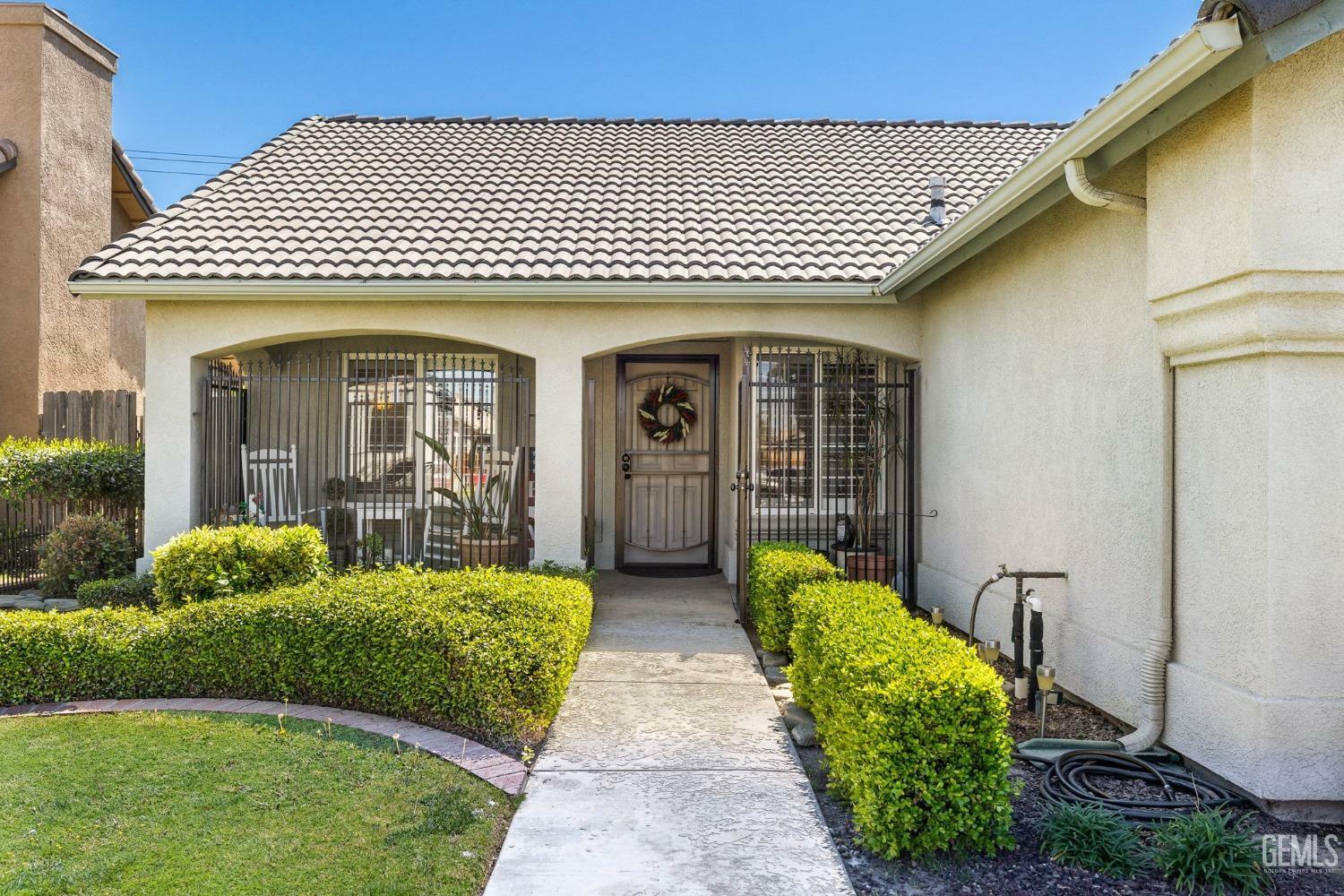 Property Photo: 11809 Hannah Denise Avenue CA 93312