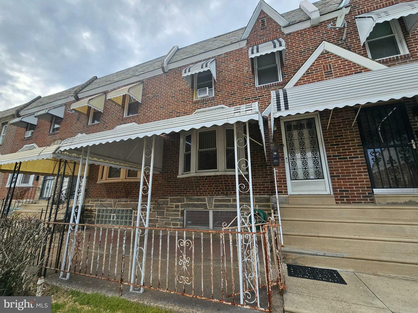 Property Photo: 6717 Grovers Avenue PA 19142