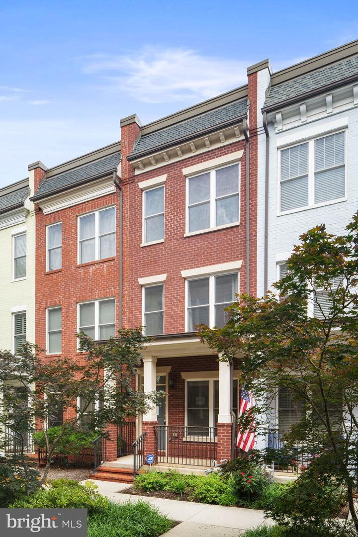 Property Photo: 538 Regent Place NE DC 20017
