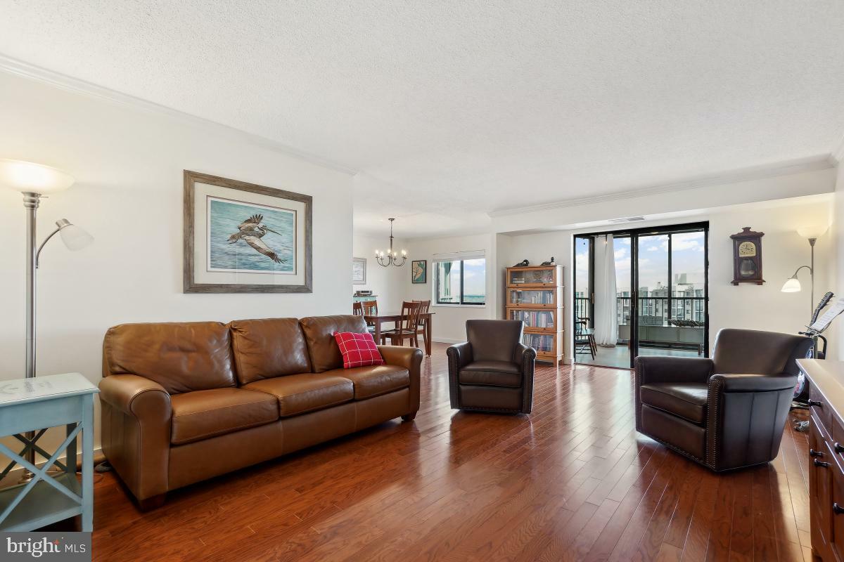 Property Photo:  5902 Mount Eagle Drive 1615  VA 22303 