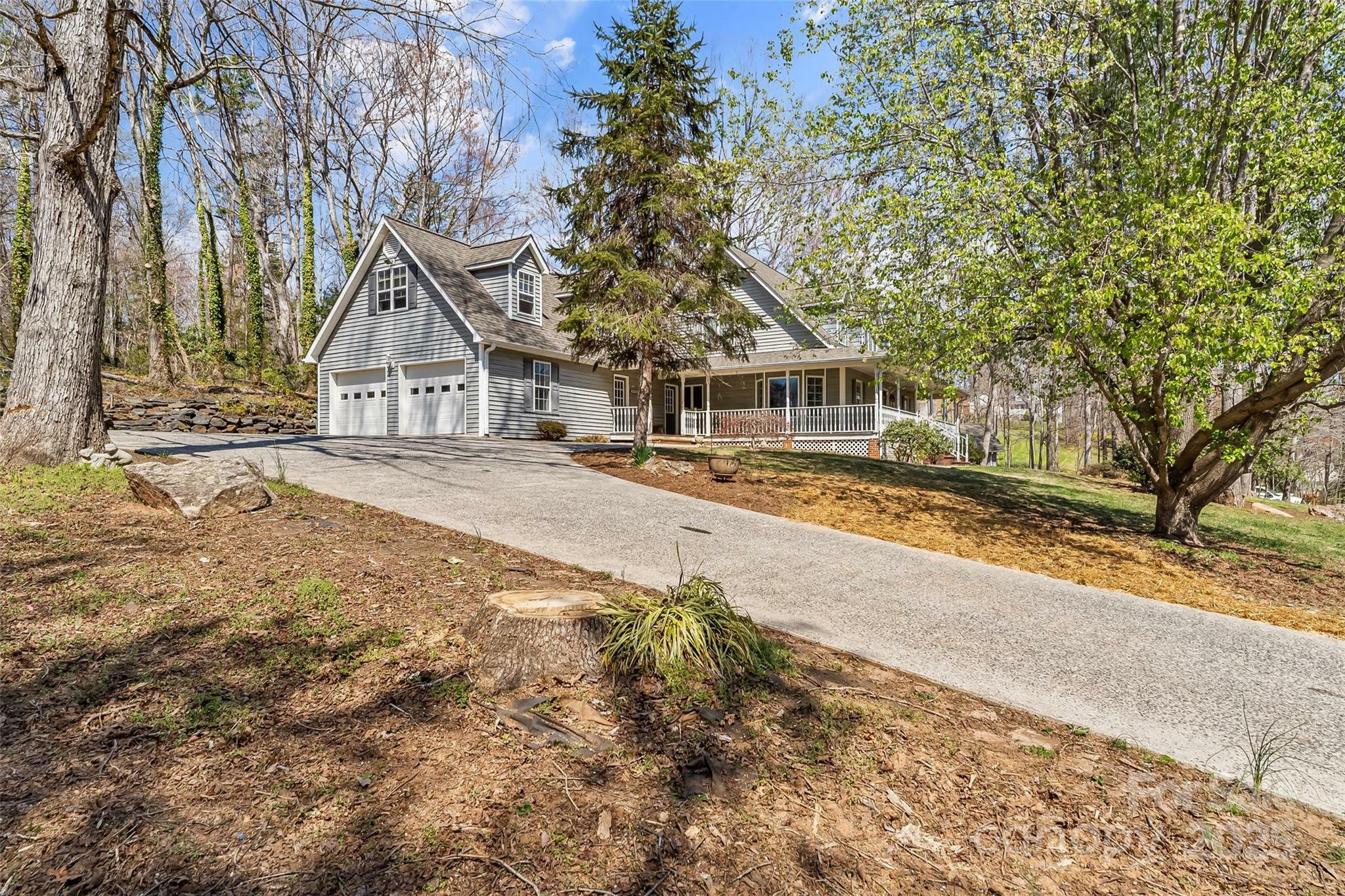 Property Photo: 69 Lakeview Drive NC 28752
