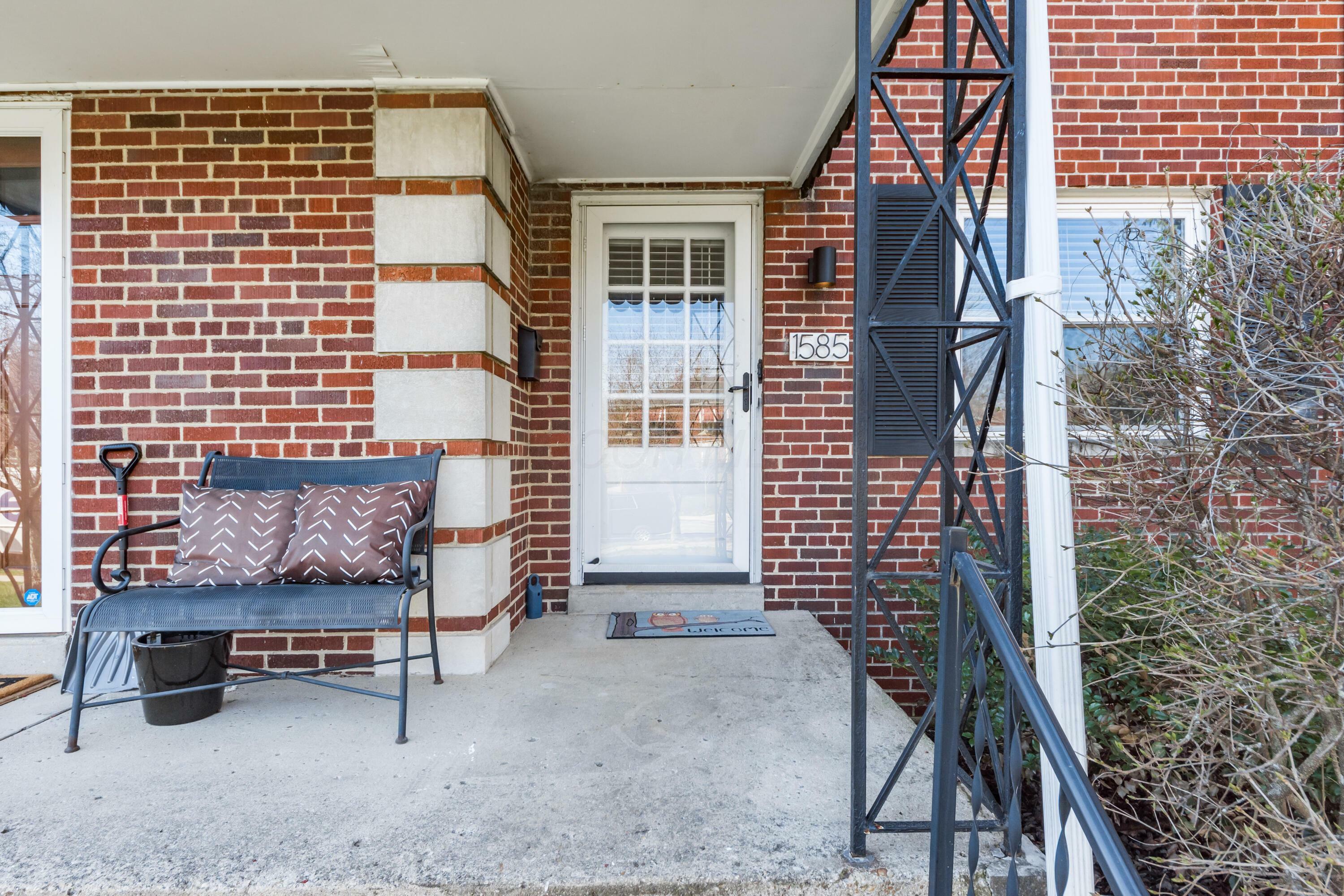1585 Waltham Road  Columbus OH 43221 photo
