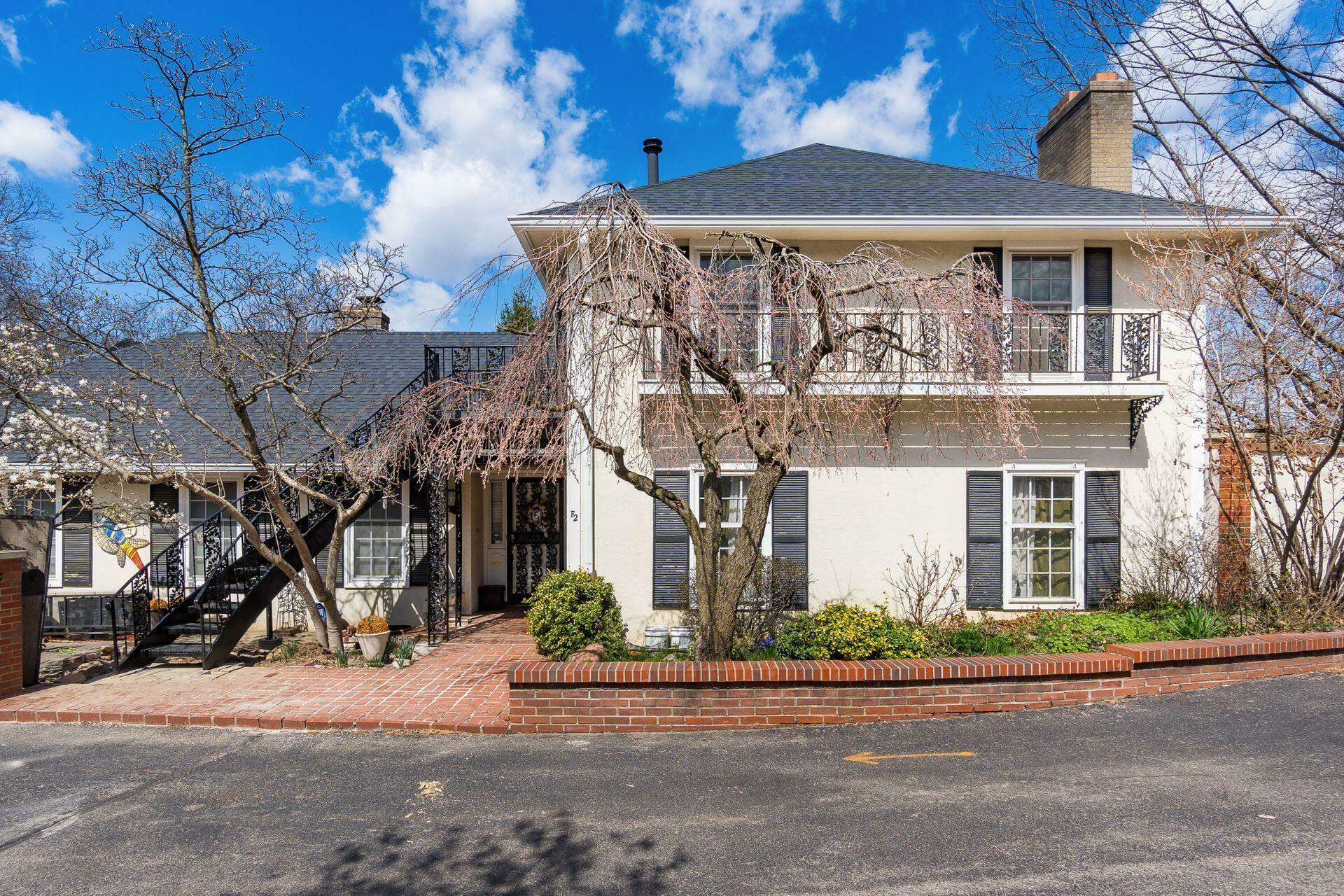 Property Photo: 1631 Roxbury Road OH 43212