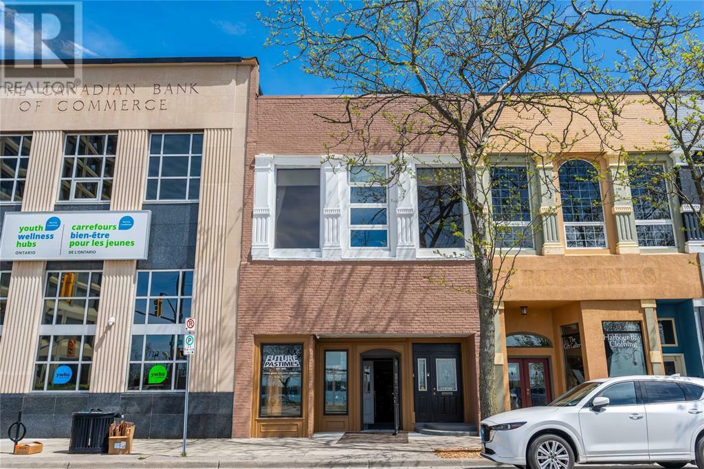 Photo de la propriété: 188 Front/187 Christina Street North ON N7T 5S3