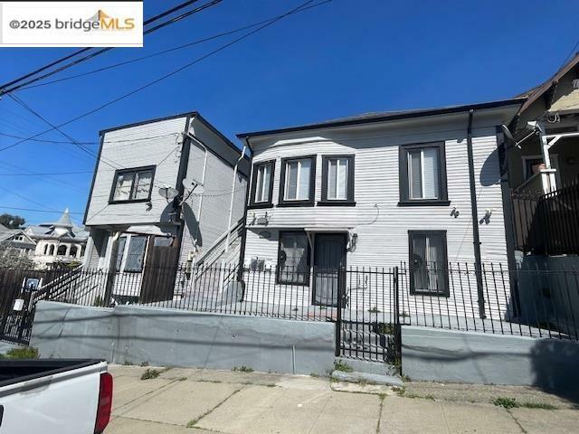 Property Photo: 2304 E 22nd St CA 94601