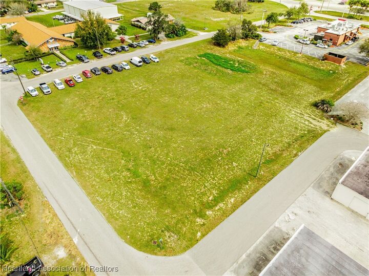 Property Photo:  335 Plumosa Street  FL 33852 