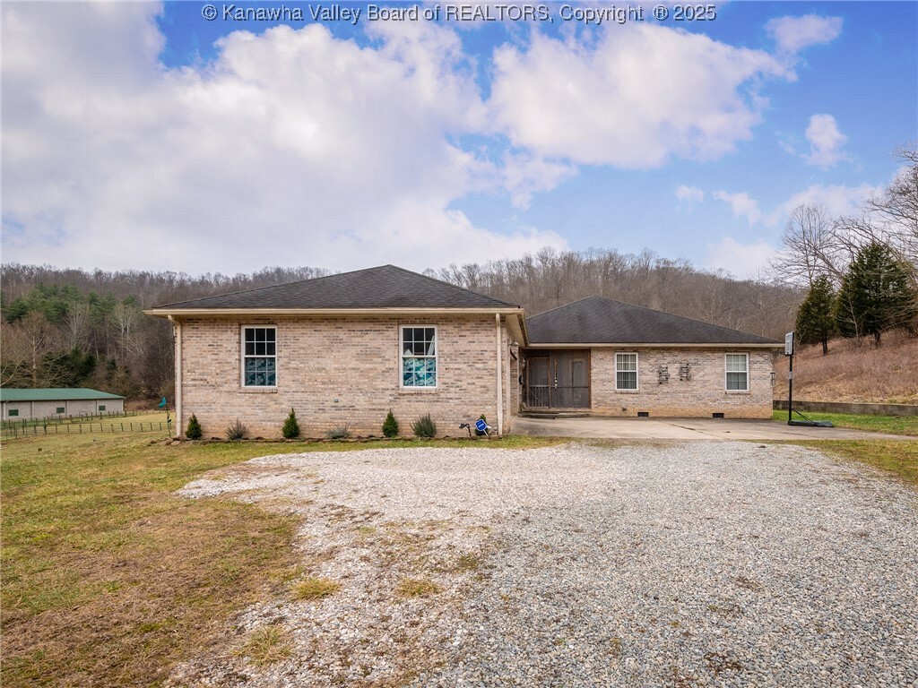 Property Photo: 634 Hitch N Go Lane WV 25071