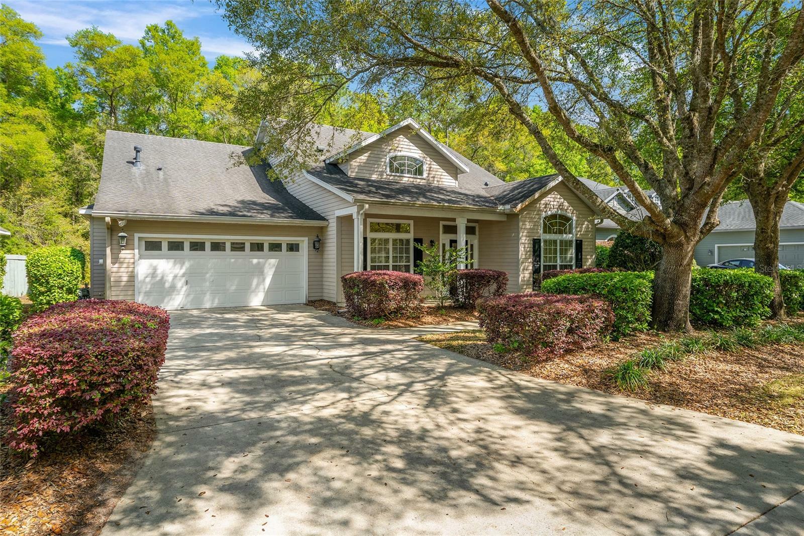 Property Photo: 6659 SW 88th Drive FL 32608