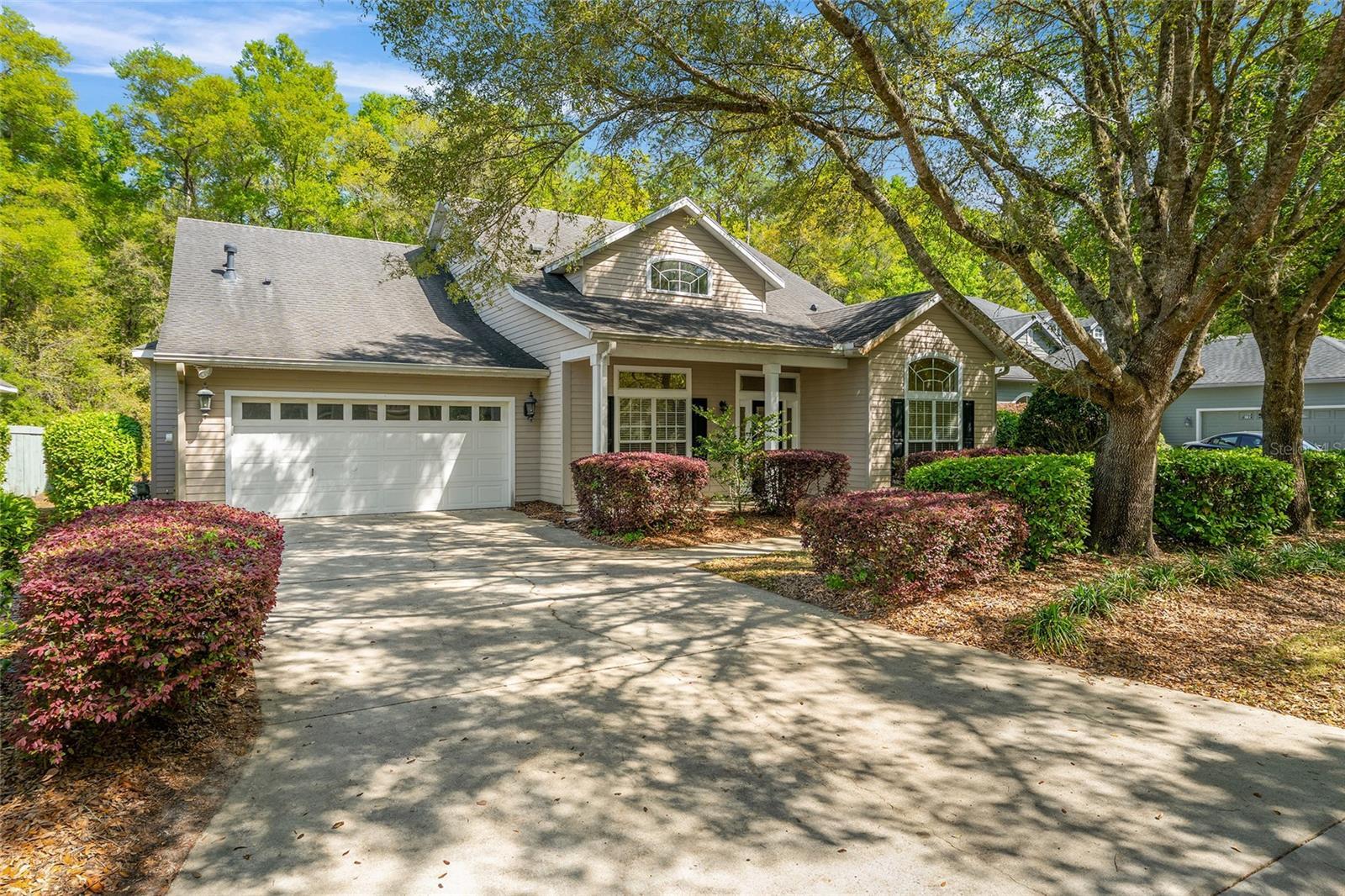 Property Photo: 6659 SW 88th Drive FL 32608