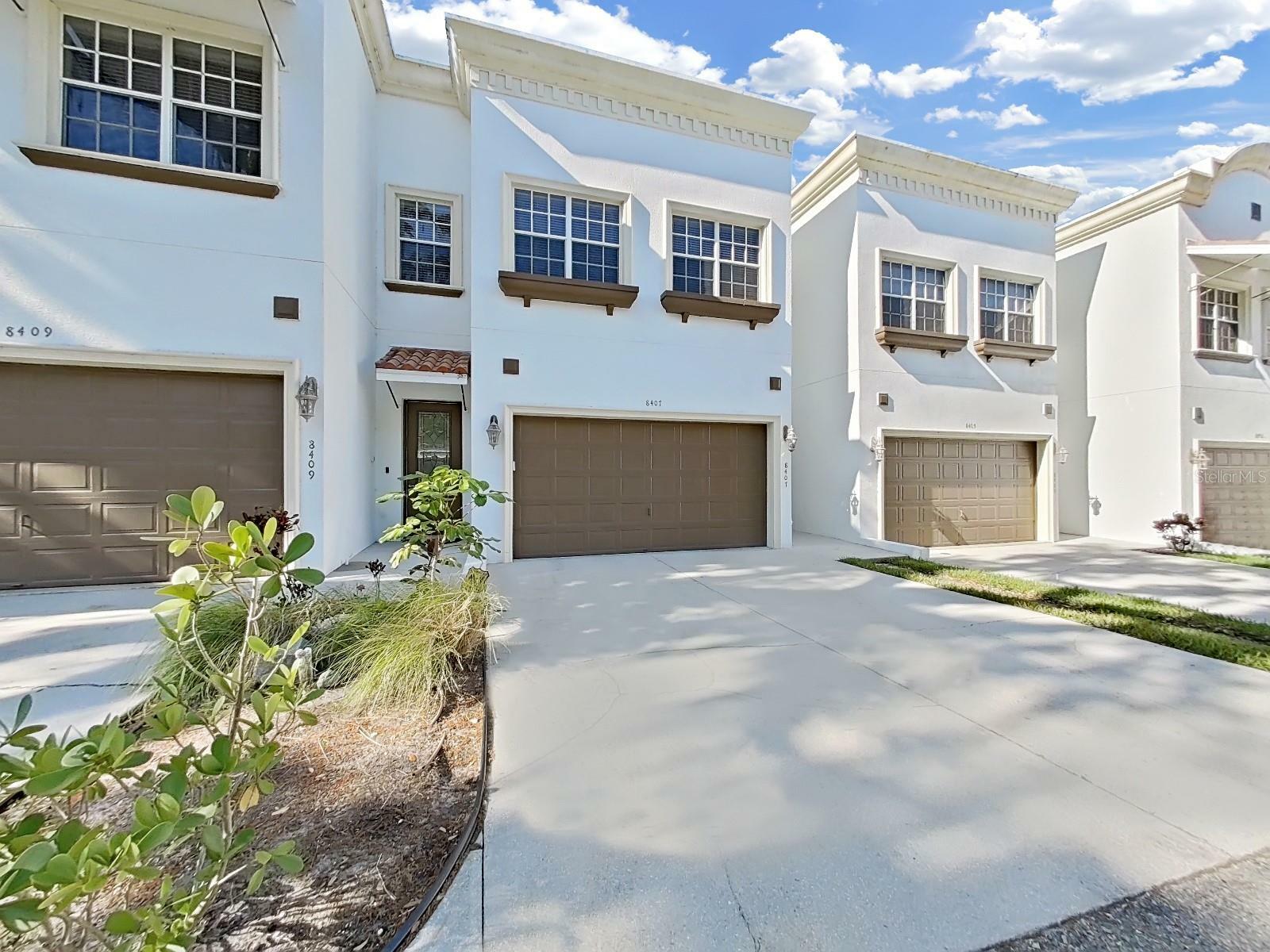 Property Photo: 8407 Costa Bella Way FL 33637
