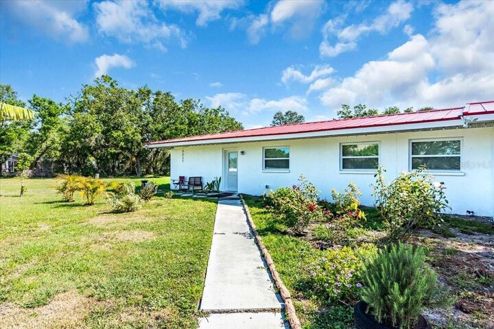 Property Photo:  2211 Englewood Road  FL 34223 