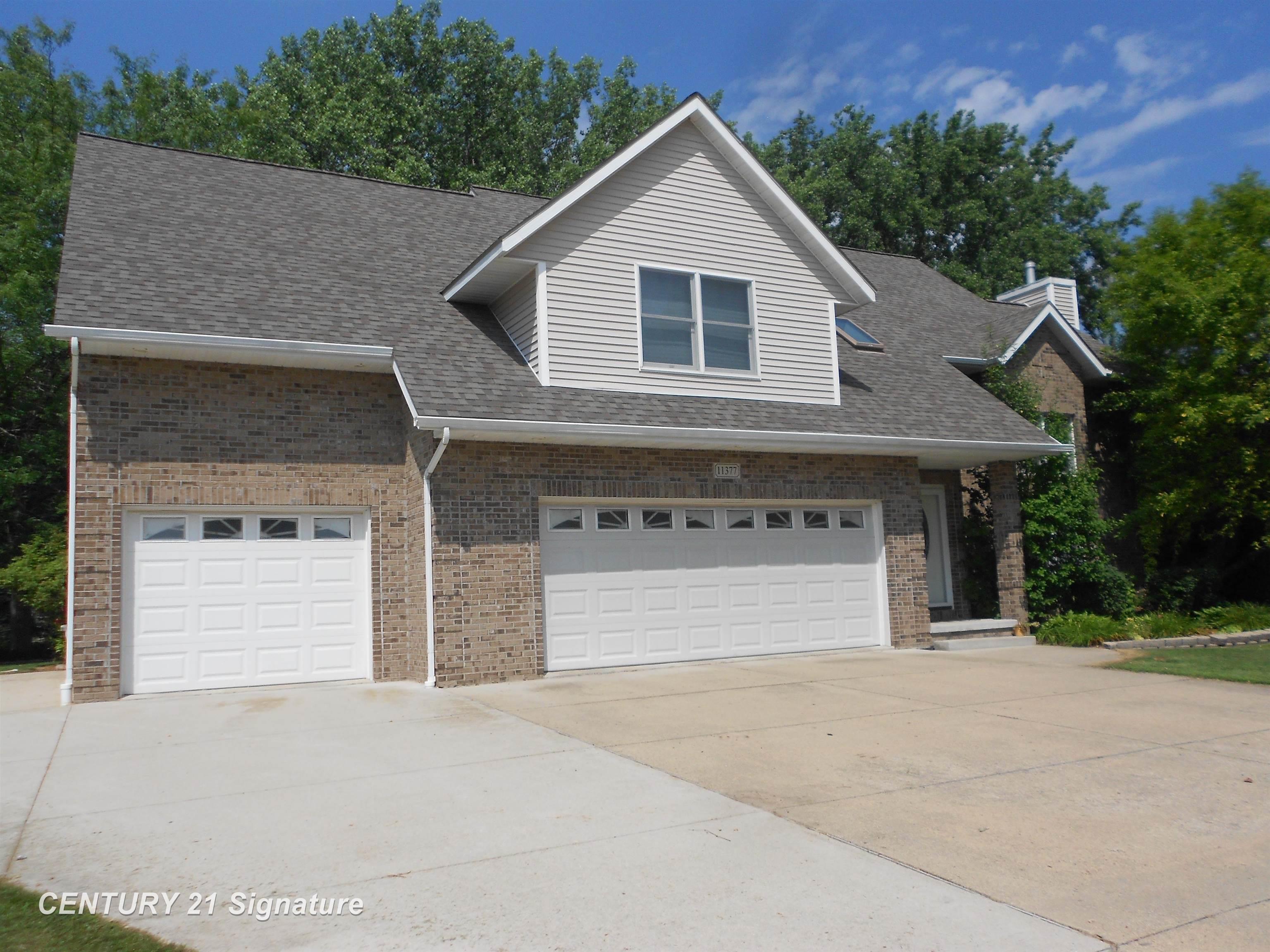 Property Photo: 11377 Hillbridge Court MI 48623