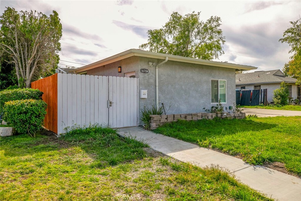 Property Photo: 16704 Tribune Street CA 91344