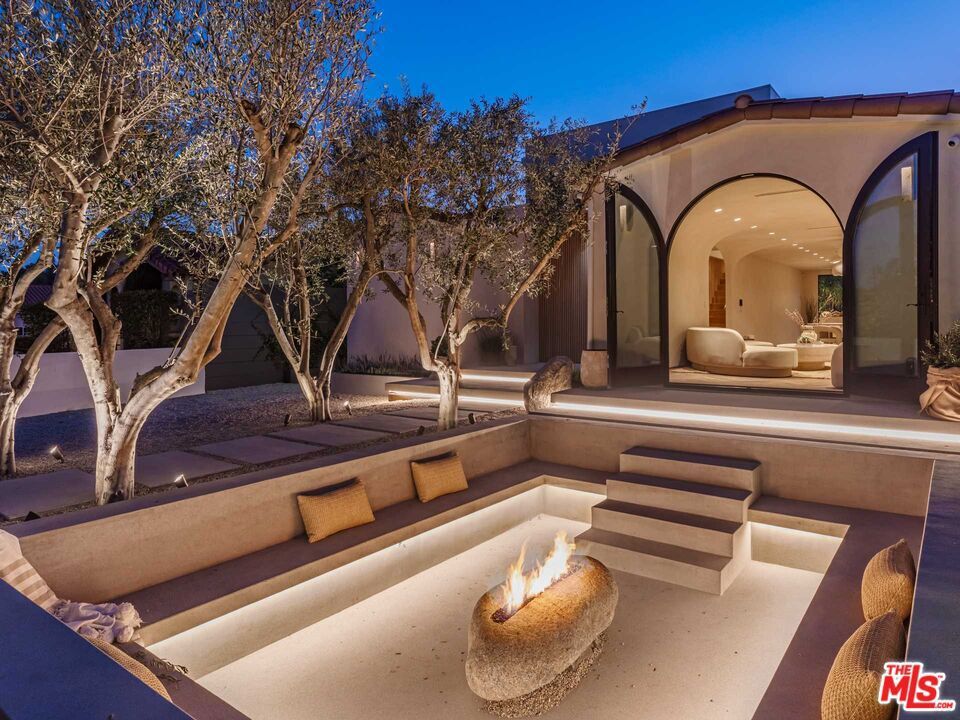 309 N Arden Boulevard  Los Angeles CA 90004 photo