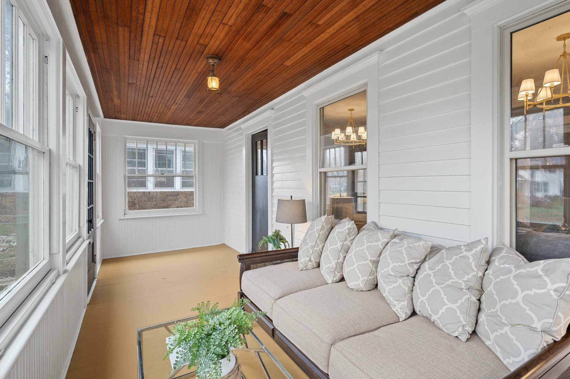 Property Photo: 4055 Pleasant Avenue MN 55409