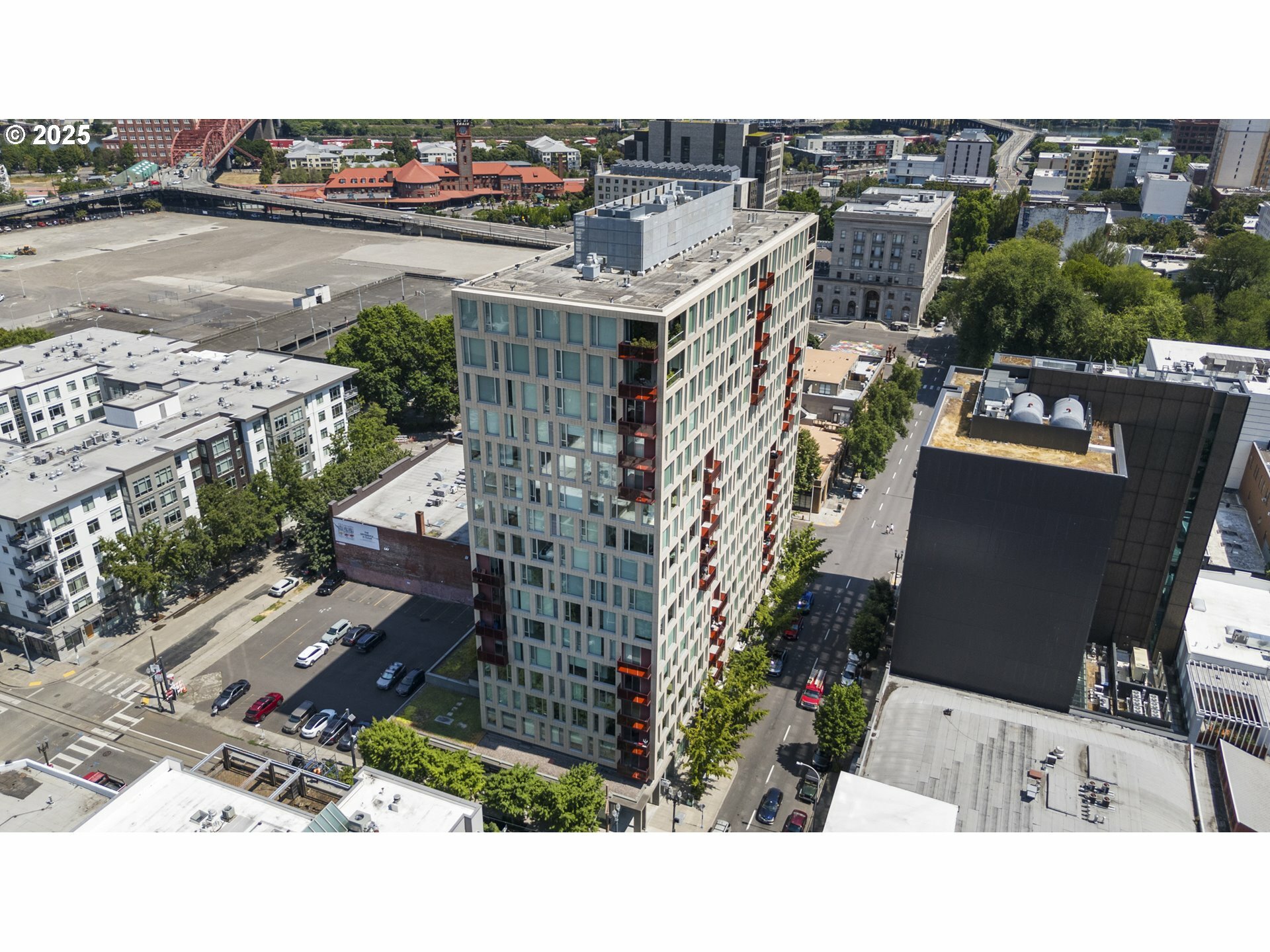 Property Photo: 937 NW Glisan St 331 OR 97209