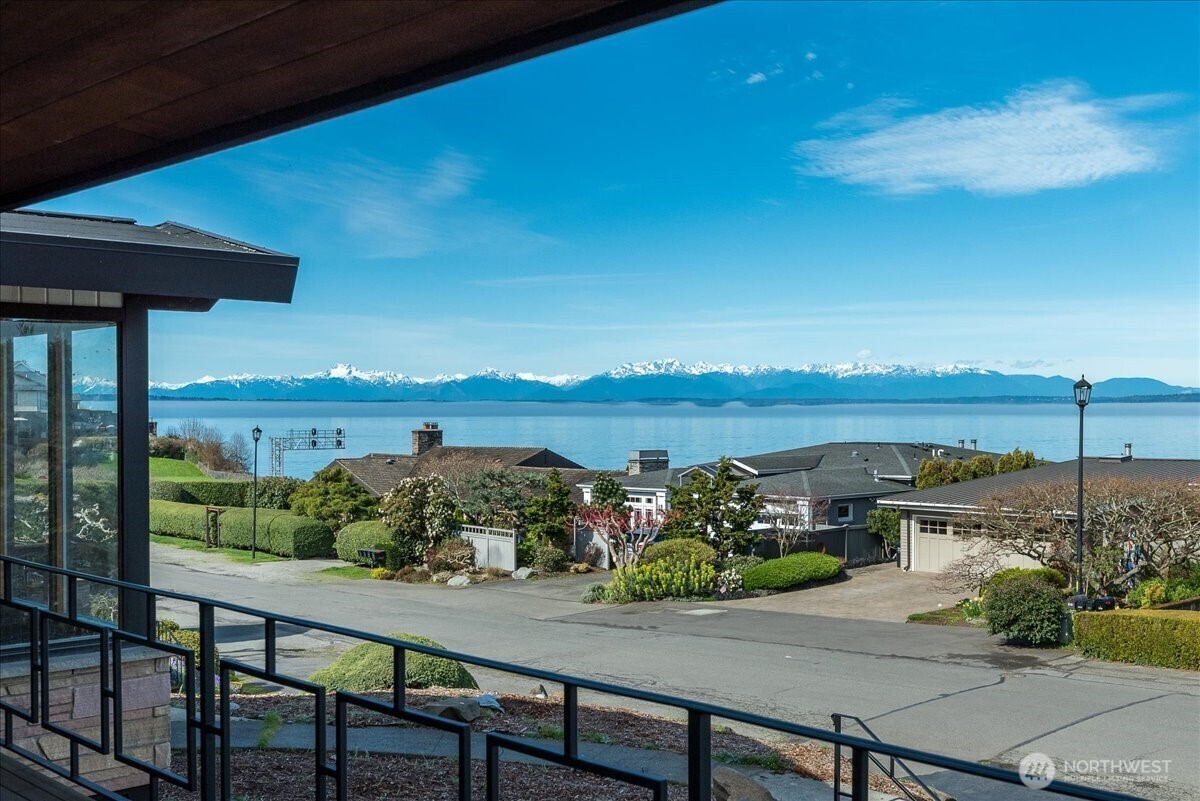 Property Photo:  2425 NW Blue Ridge Drive  WA 98177 