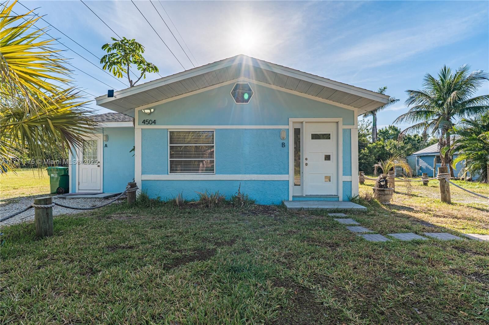 Property Photo:  4504 Oakley St B  FL 33980 