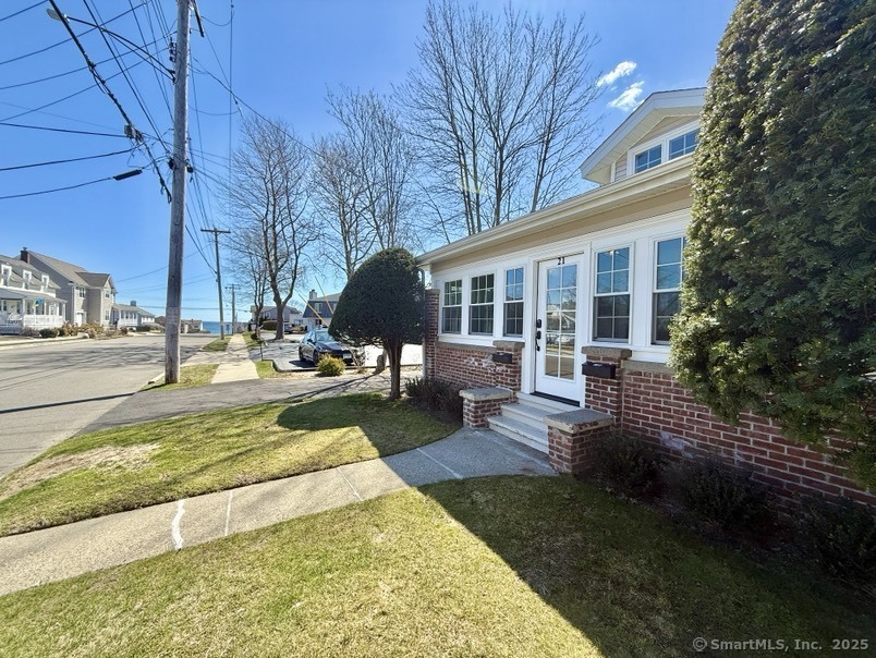 Property Photo: 21 Dixon Street B CT 06460