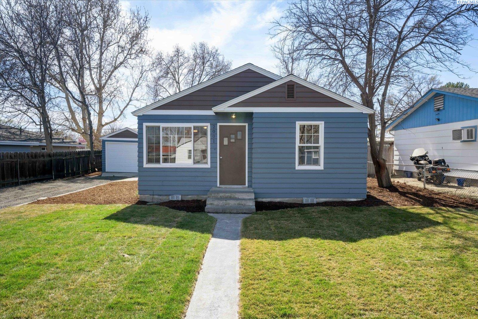 2001 W 4th Ave  Kennewick WA 99336 photo