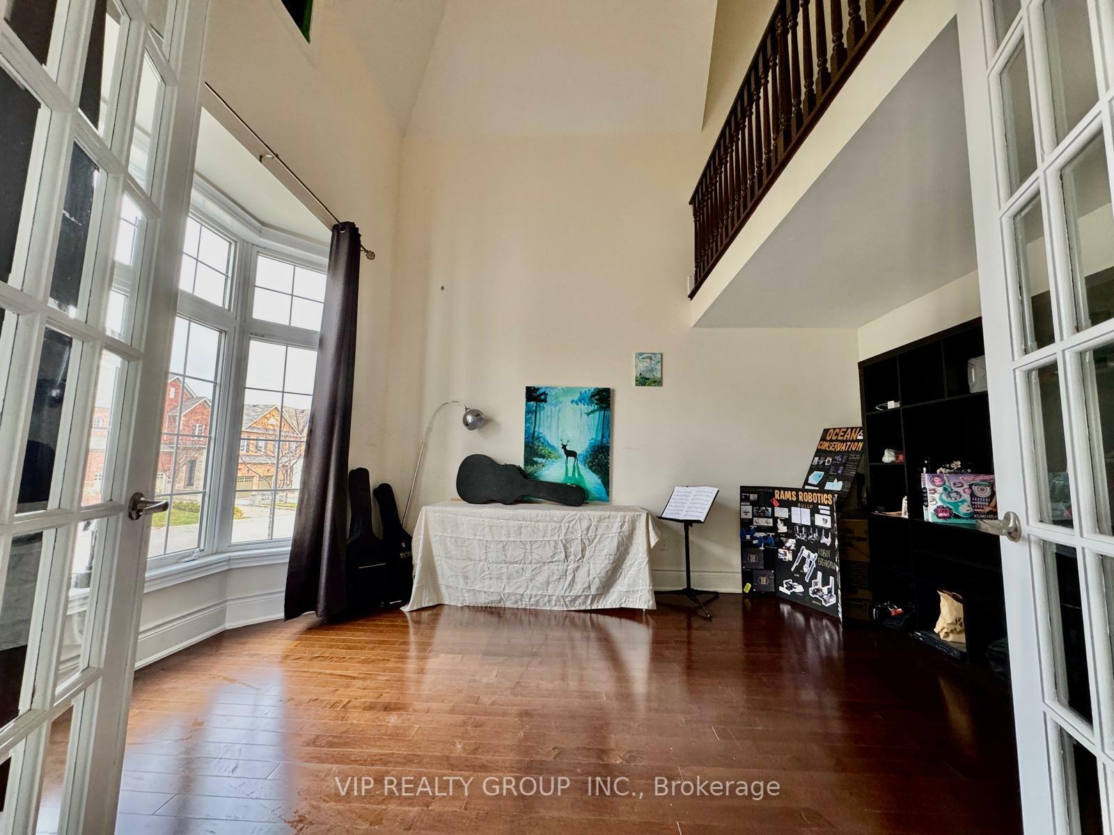 Photo de la propriété: 55 Yates Avenue ON L6A 0J1
