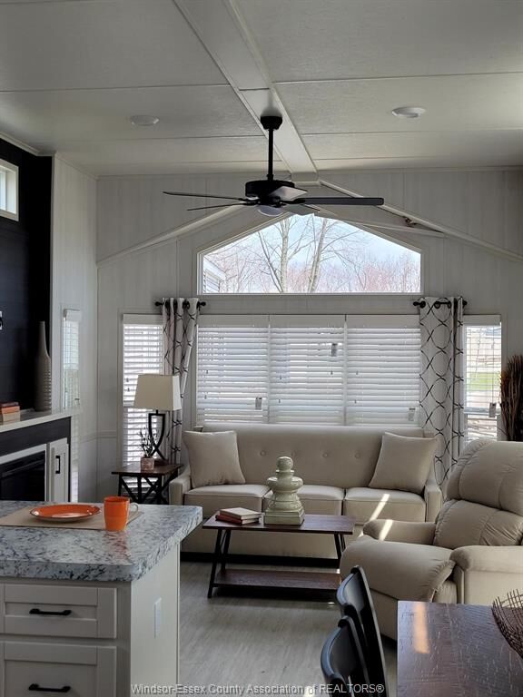 Photo de la propriété: 981 County Rd 2 602 ON N8L 1B4