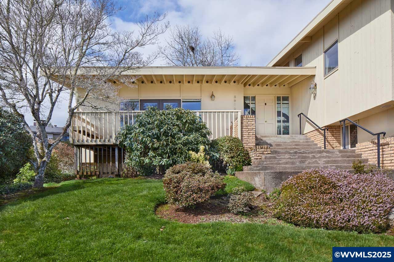 Property Photo: 3908 NW Clarence Cir OR 97330