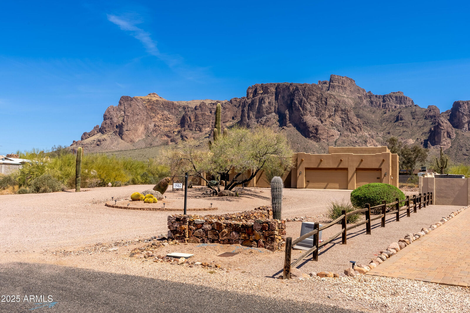 Property Photo: 1547 N Val Vista Road AZ 85119