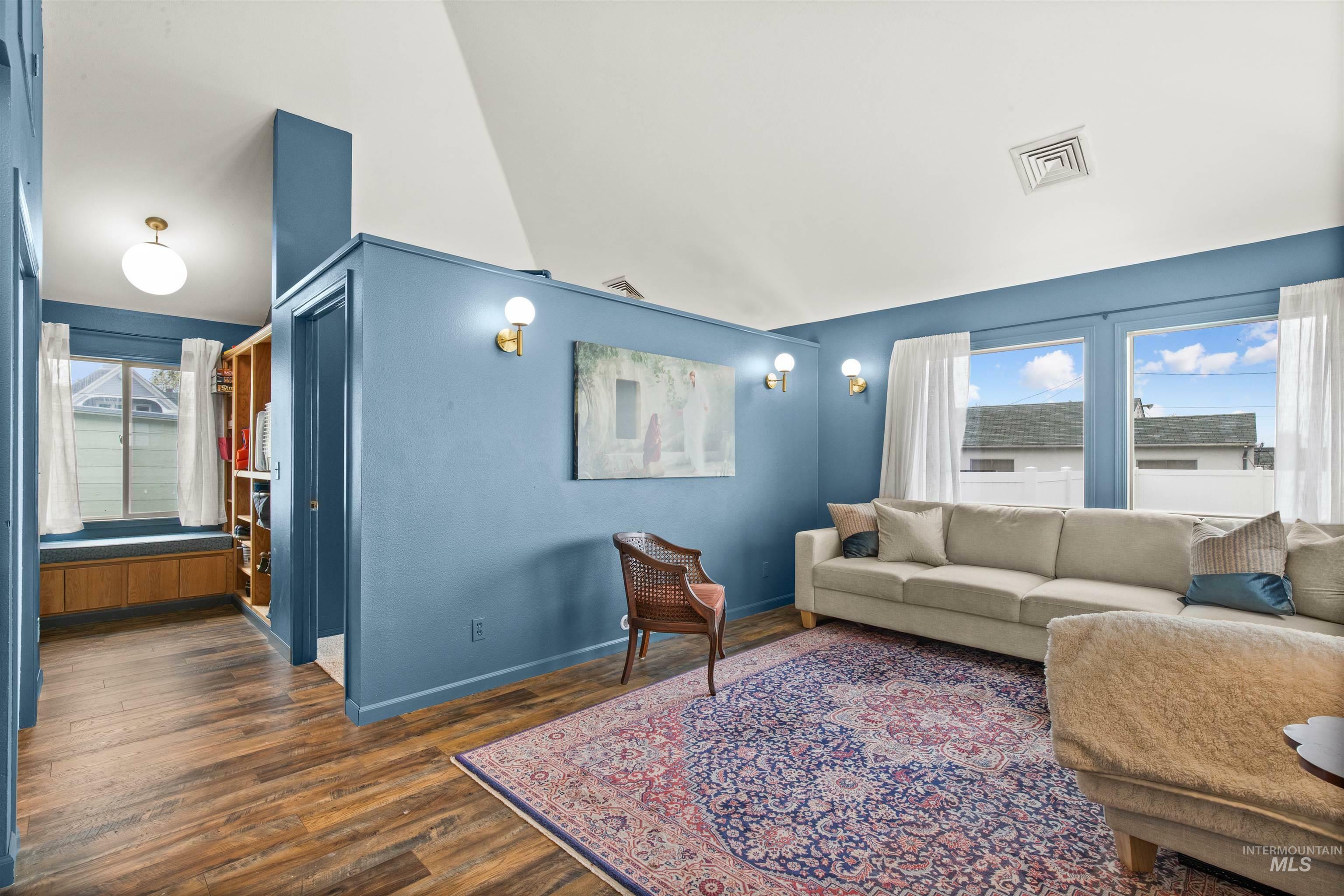Property Photo: 328 4th Street ID 83501