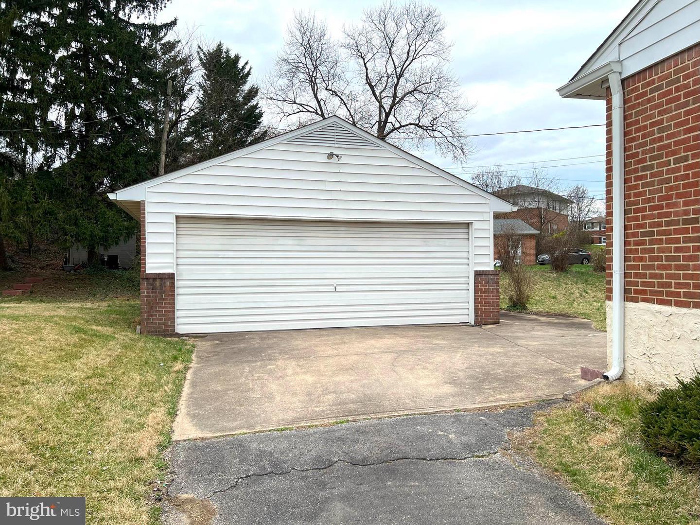Property Photo: 608 Stacy Court MD 21286