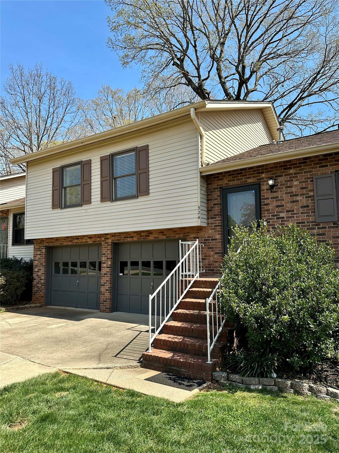 Property Photo: 524 6th Street Circle NE NC 28613