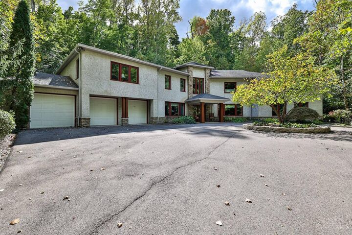 401 W Galbraith Road  Wyoming OH 45215 photo