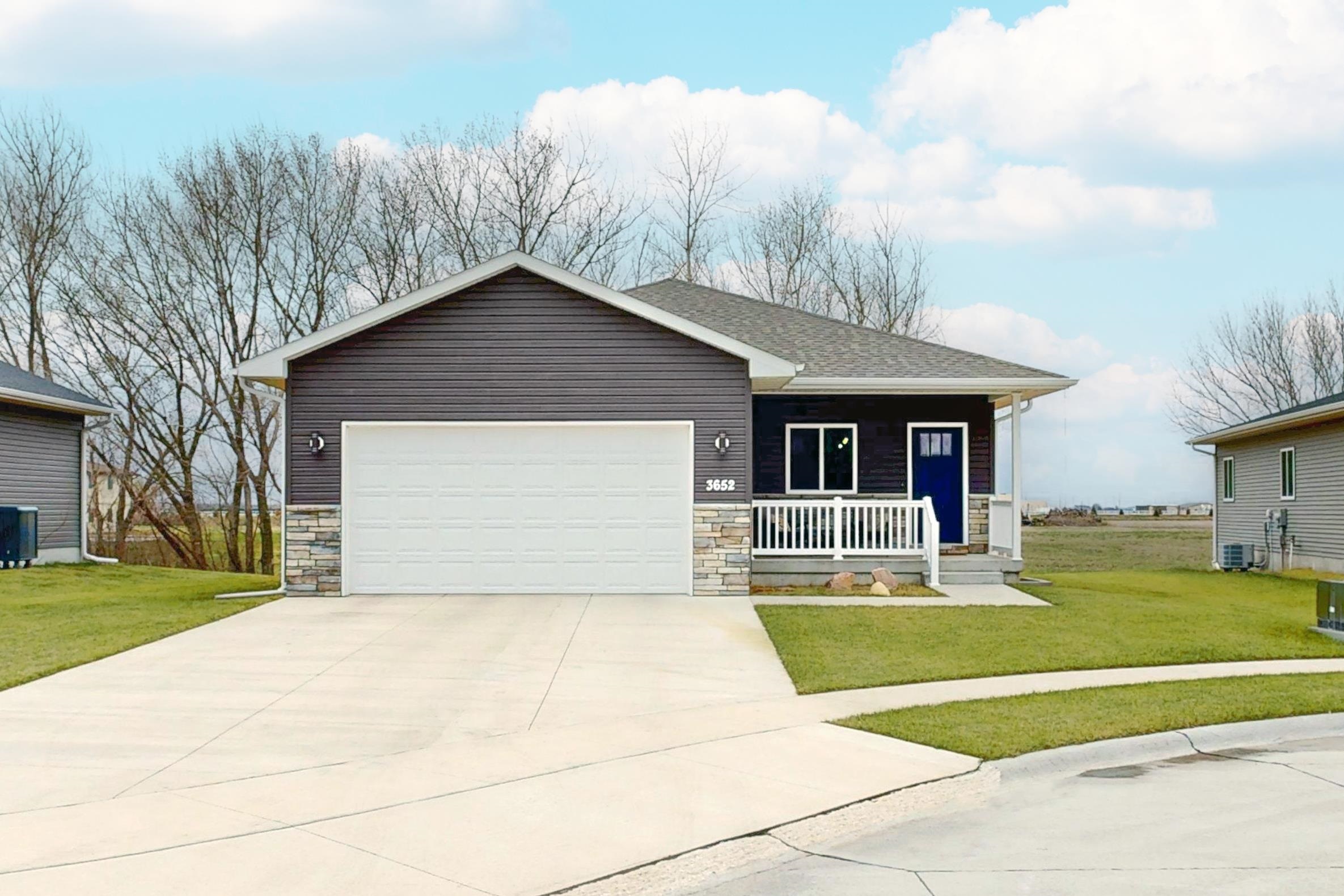 Property Photo: 3652 51st Avenue NE 68601