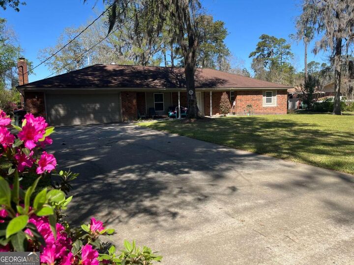 Property Photo:  411 Woodland Drive  GA 31313 