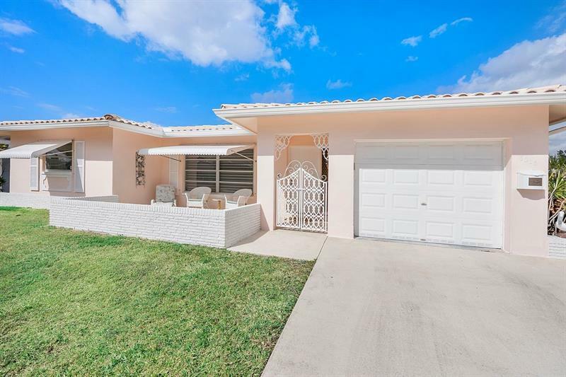 Property Photo: 6015 NW 67th Ter FL 33321