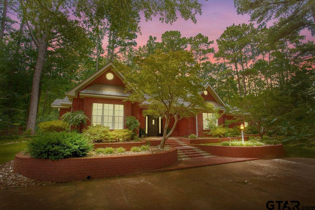 Property Photo: 1619 Brookhollow Drive TX 75771